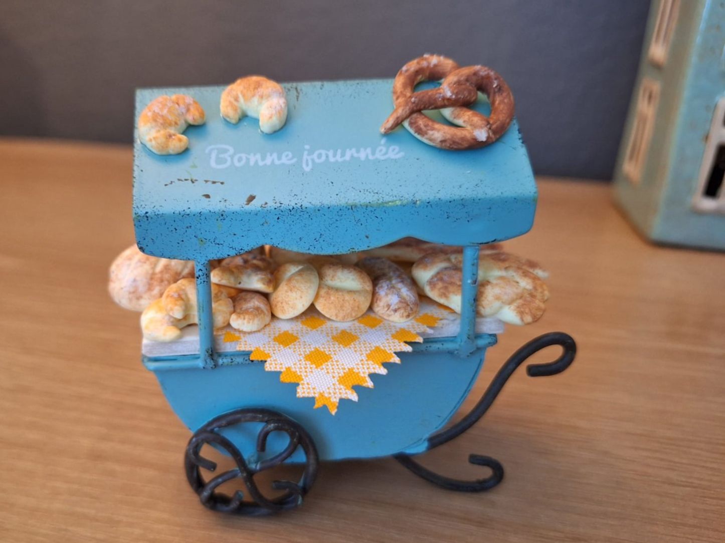 Case e mobili per bambole: Handmade Brot Markt Stand – Nuovo (secondo la descrizione) da Zürich venduto da HandmadeTinyFood 7