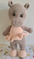 Herziges gehäkeltes Nilpferd mit Tutu 33 cm hoch