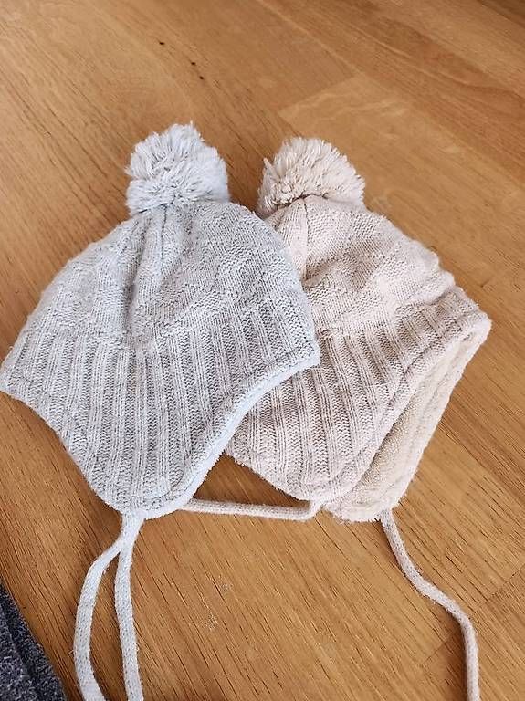 Lotti & Set di vestiti: Strumpfhose 86/92, Mütze – Usato da Winterthur venduto da kyubi 1