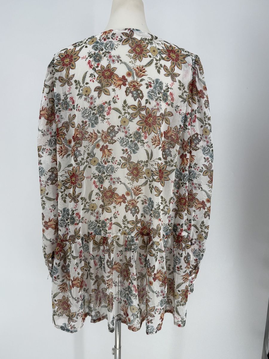 Chemisiers: Bluse mit Blumenmuster Gr. 50/52 – D'occasion à Auenstein par moin. 2