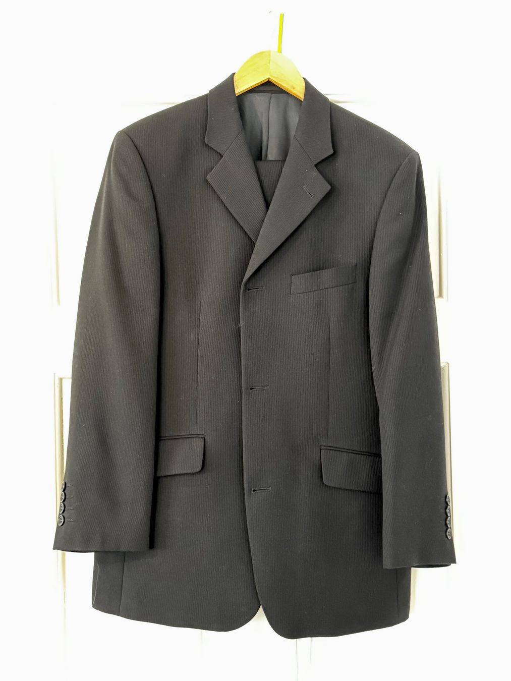 Completi: Blakes R38/32 Black Two-Piece Suit – Usato da Zürich venduto da colorblindrummer