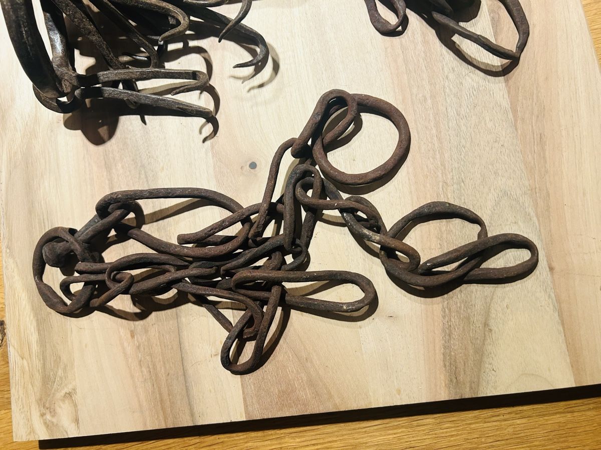 Tutte le decorazioni: Antique Eisen Teile  – Usato da Zürich venduto da KuduKing