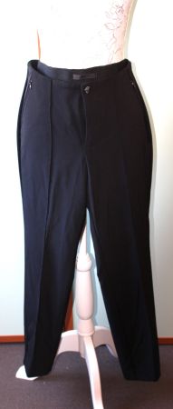 Hose von *MAC* (GK)