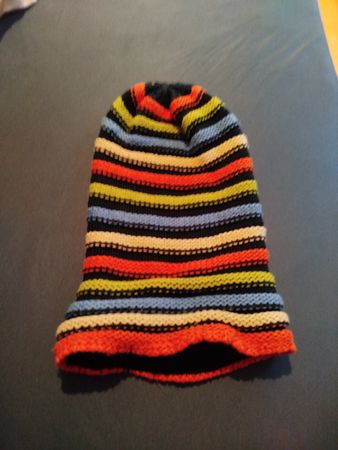 Warme, gestreifte Wintermuetze - perfekt fuer den Winter!