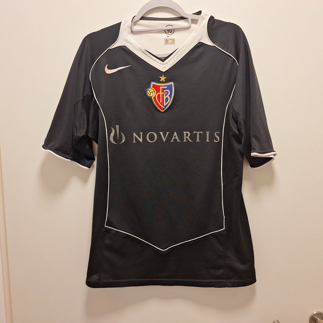 Leibchen & Hosen: Fc Basel Away Jimmy 13 – Gebraucht aus Bellinzona von LA-ropa-de-Juan