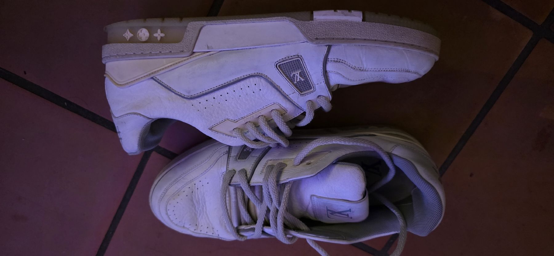 Louis Vuitton Scarpe da uomo: Louis Vuitton Sneaker – Usato da Nuglar venduto da Danivenividiundeasy 1