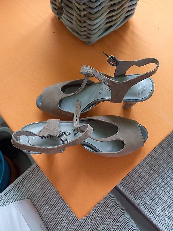 Scarpe da donna: Neue Tamaris High Heels Gr. 39 – Usato da Tägerig venduto da SandraLios 1