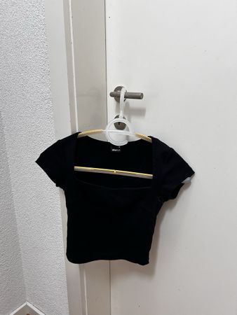 Schwarzes Top Gina Tricot