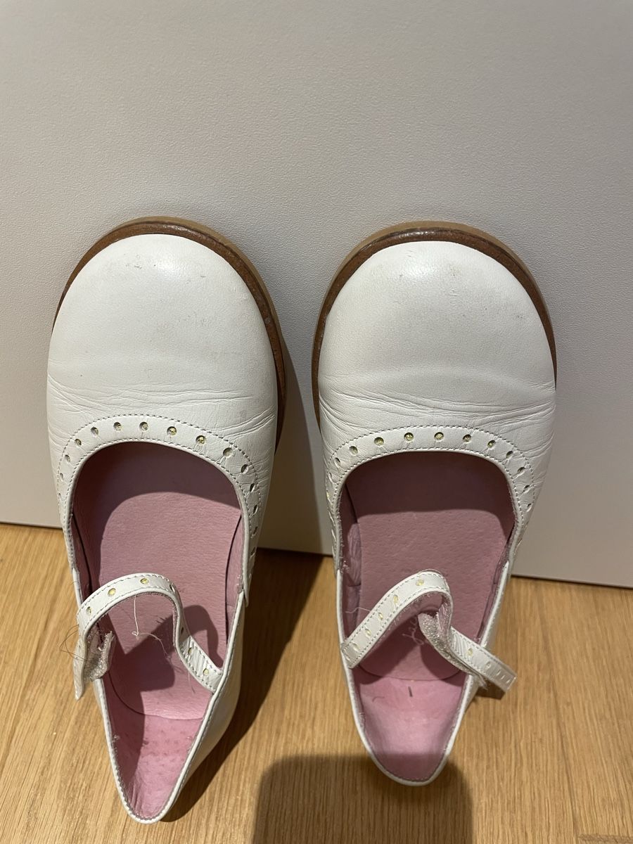 Jacadi Schuhe für Mädchen: Ballerines Jacadi blanches à bride, taille 31 – Gebraucht aus Chevilly von coc_lz5g 2