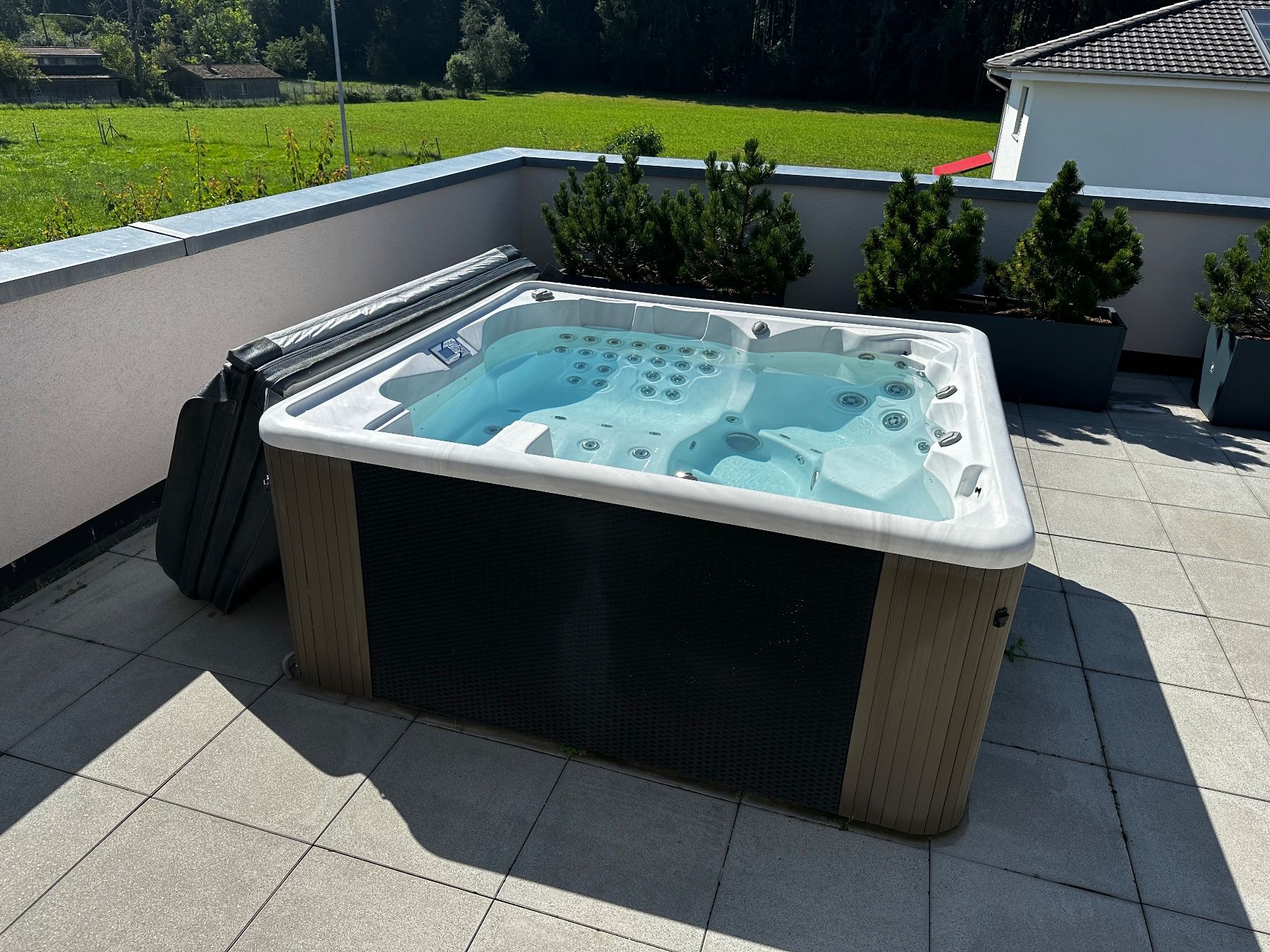 Whirlpool: Whirlpool Royal King – Gebraucht aus Dozwil von  2