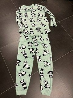 Lotti di vestiti: Panda Fleece Trainer 158 – Usato da Gommiswald venduto da Anika6