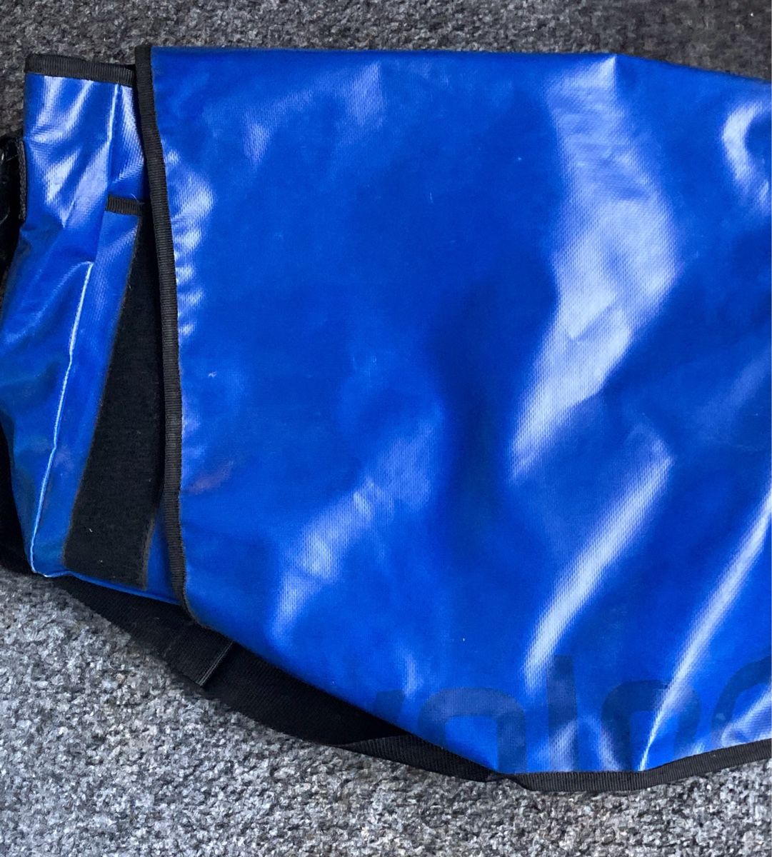 Taschen: Blaue Umhängetasche, Messenger Bag, Freizeit, Uni – Gebraucht aus Zürich von bopeja 1