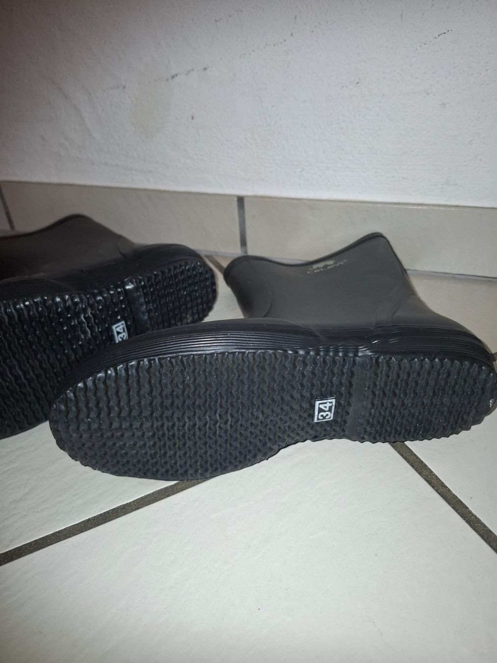 Scarpe per ragazzi: Kinder Regenstiefel, schwarz, Gr. 34 – Nuovo (secondo la descrizione) da Sisseln AG venduto da Tropea4334 1