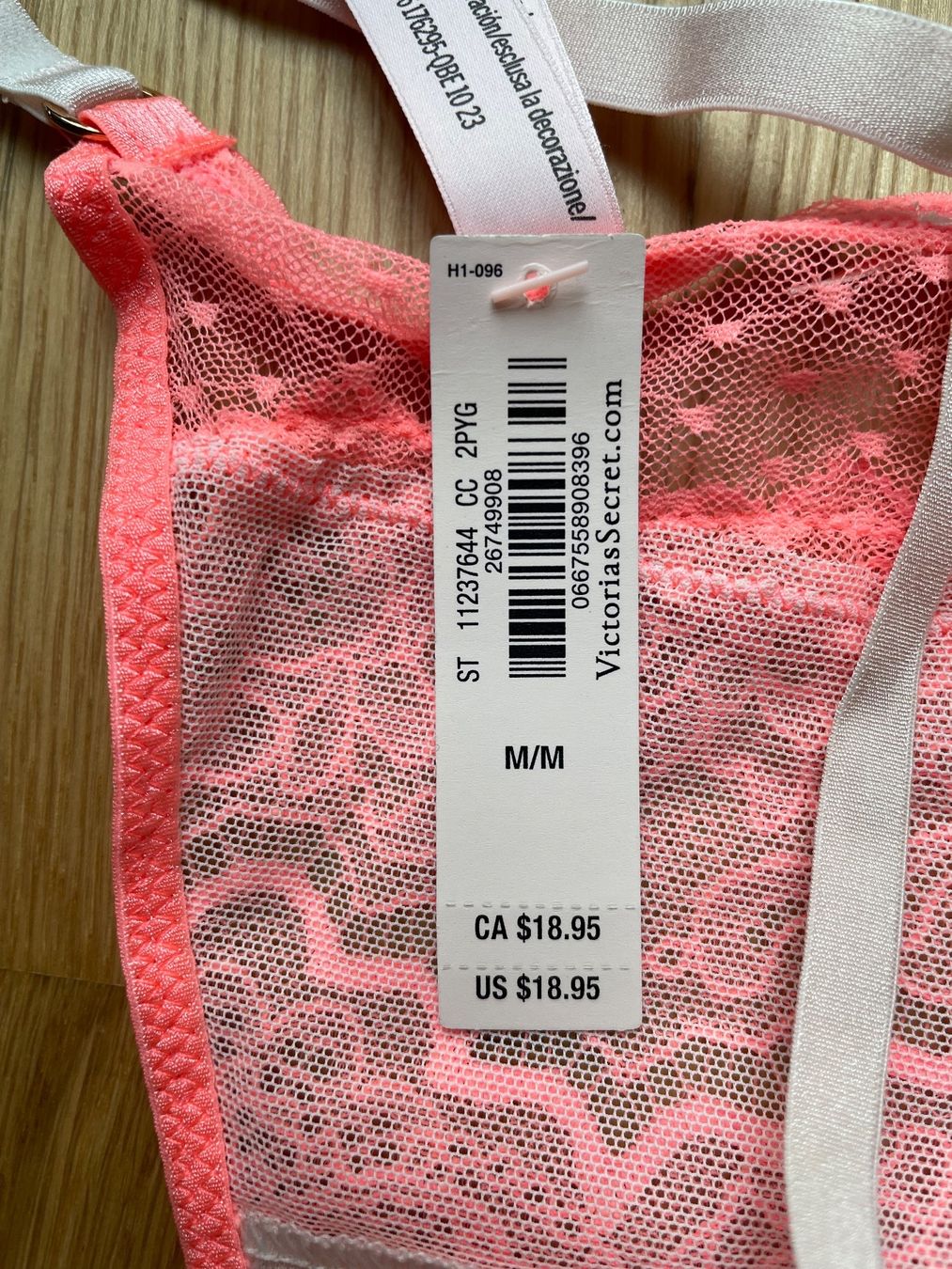 Victoria's Secret Altra biancheria intima: Victoria’s Secret V-String Thong M NEW – Nuovo e nell'imballaggio originale da Dübendorf venduto da VSAngel 3