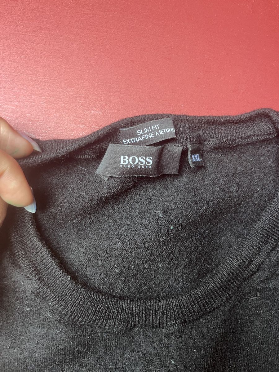 Hugo Boss Maglioni & Felpe: Pullover aus Merinowolle, Grösse S, schwarz – Usato da Zürich venduto da Kellele 1