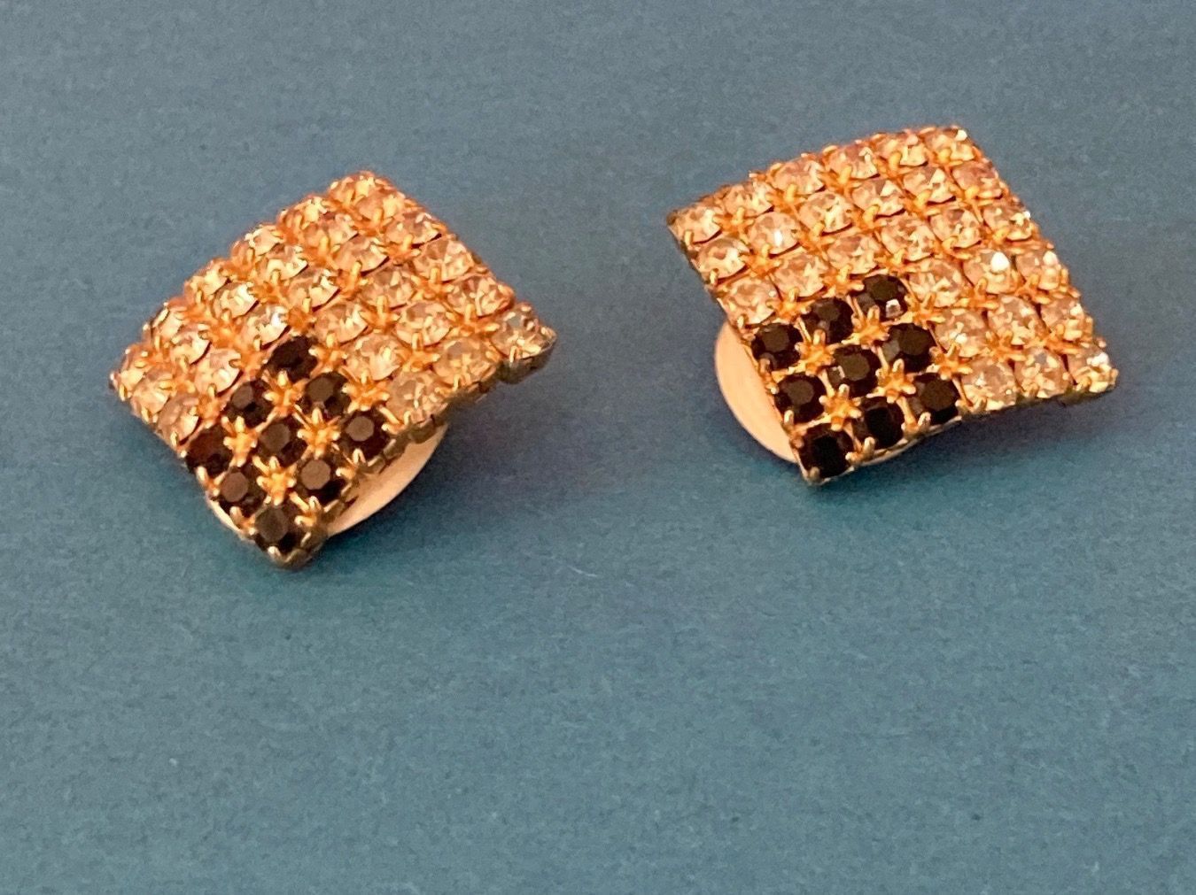 Ohrringe & -stecker: Quadratische Ohrringe Schwarz und weiß – Gebraucht aus Laufen von Trendmarket