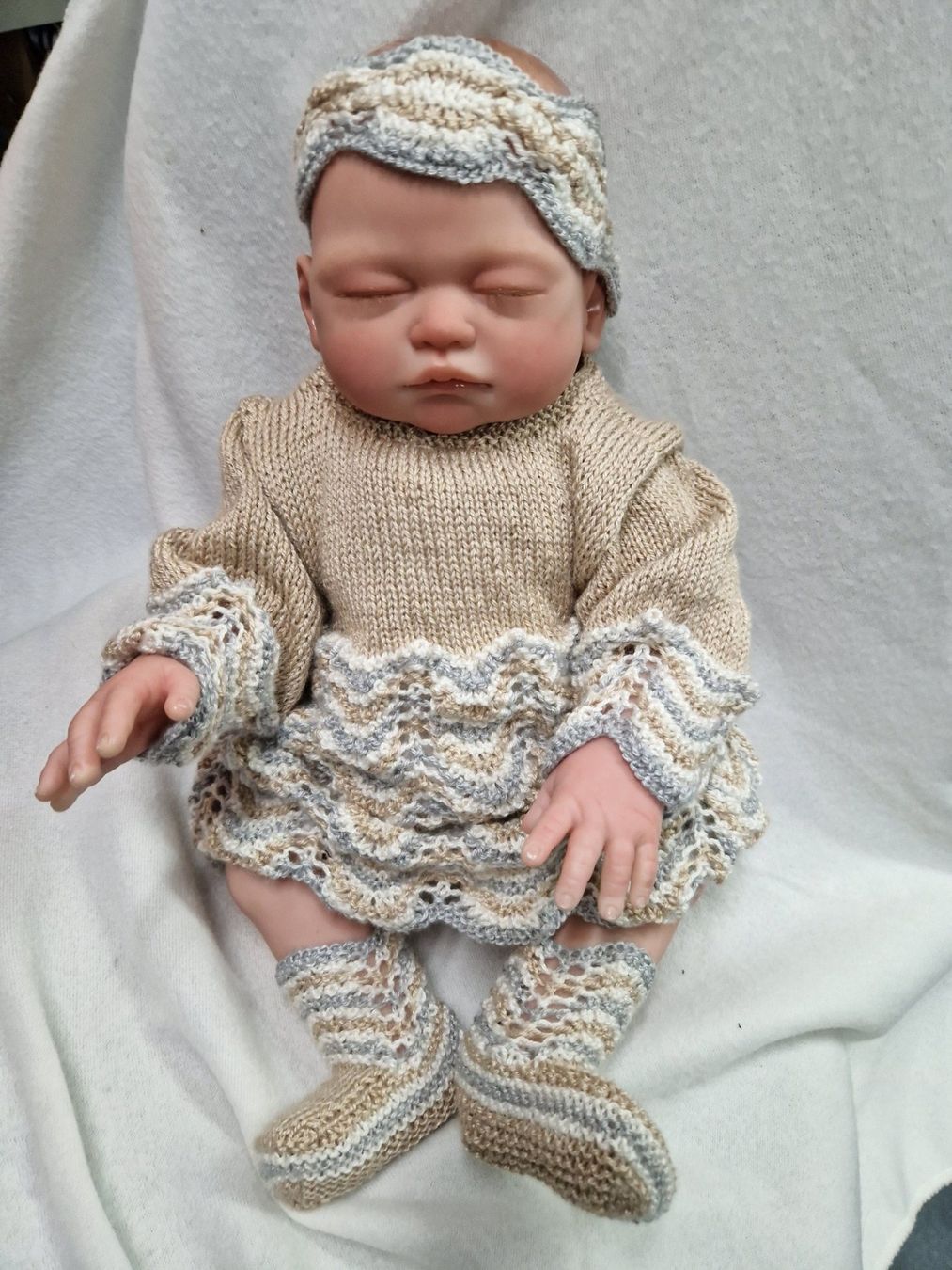 Lotti & Set di vestiti: Ensemble robe tricoté main 3-6 mois UNIQUE – Nuovo e nell'imballaggio originale da St-Imier venduto da goodber 1