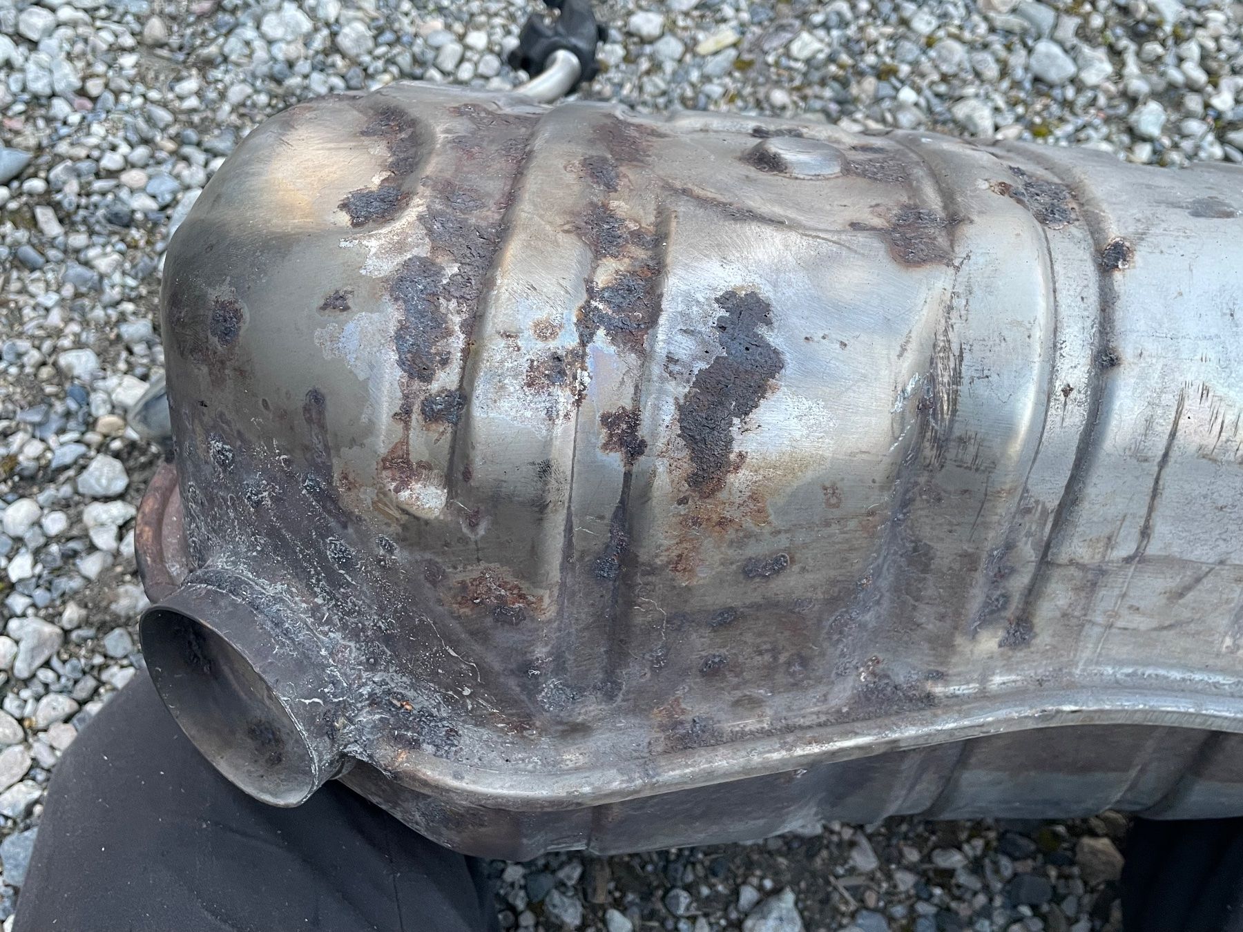 Citroën Sistemi di scarico: Citroën C6 2.7 HDI : Endschalldämpfer – Usato da Gletterens venduto da XBHS7412 6