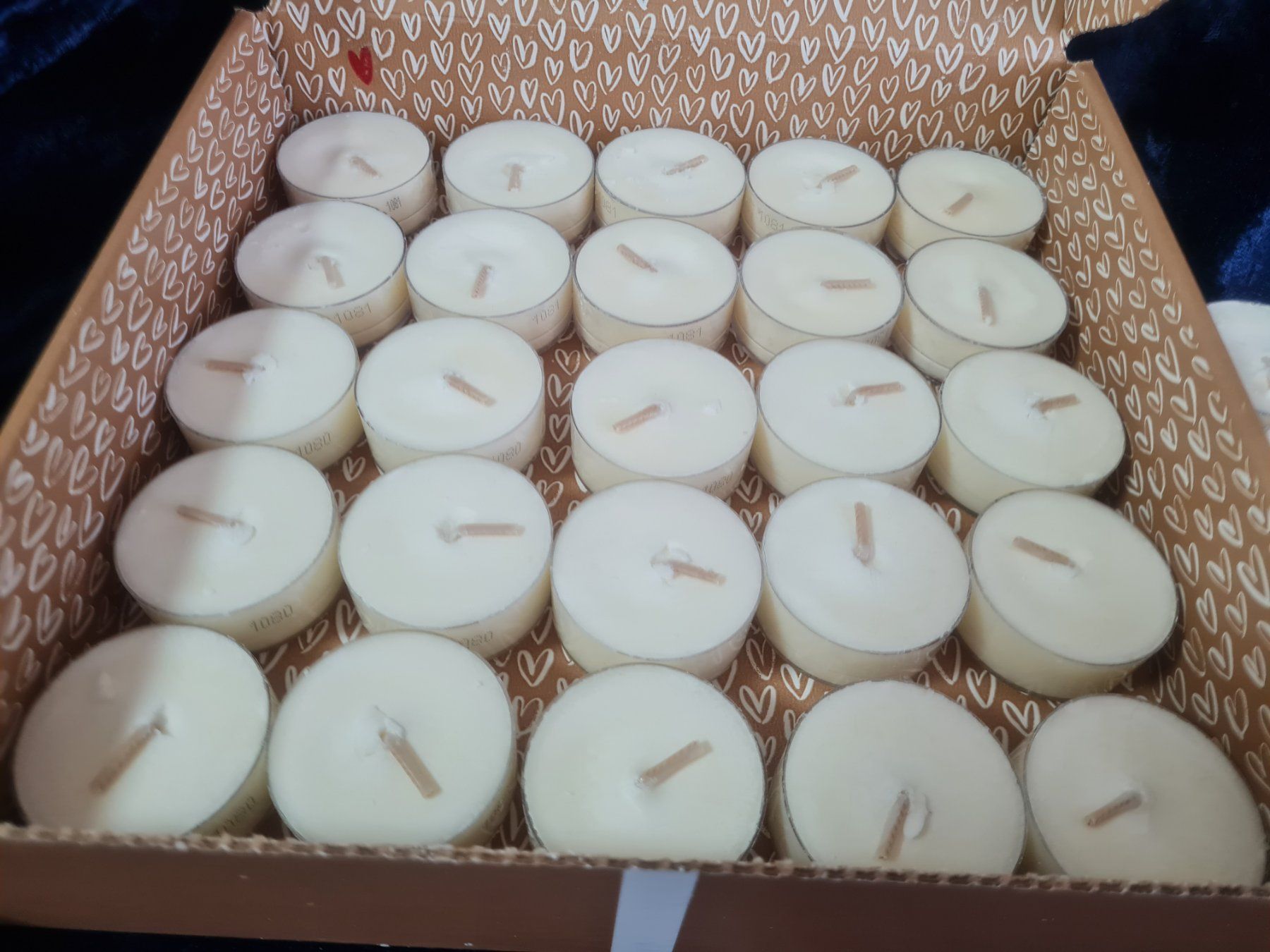 Partylite Candele: PartyLite - Teelicht-Box BeBalanced, 50 Teelichter Soja – Nuovo e nell'imballaggio originale da Othmarsingen venduto da Kleibai 1