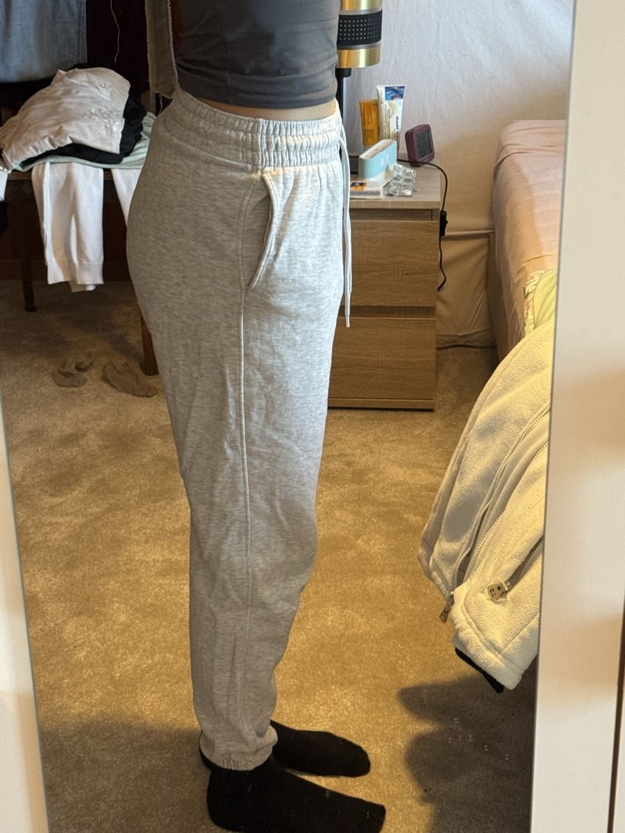 H&M Pantaloni: Training gris – Usato da Yvorne venduto da mel_wic 1