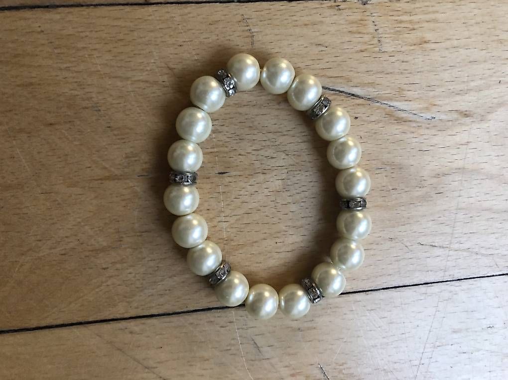 Armbänder & -reifen: Perlenarmband – Gebraucht aus Zürich von yas_alam