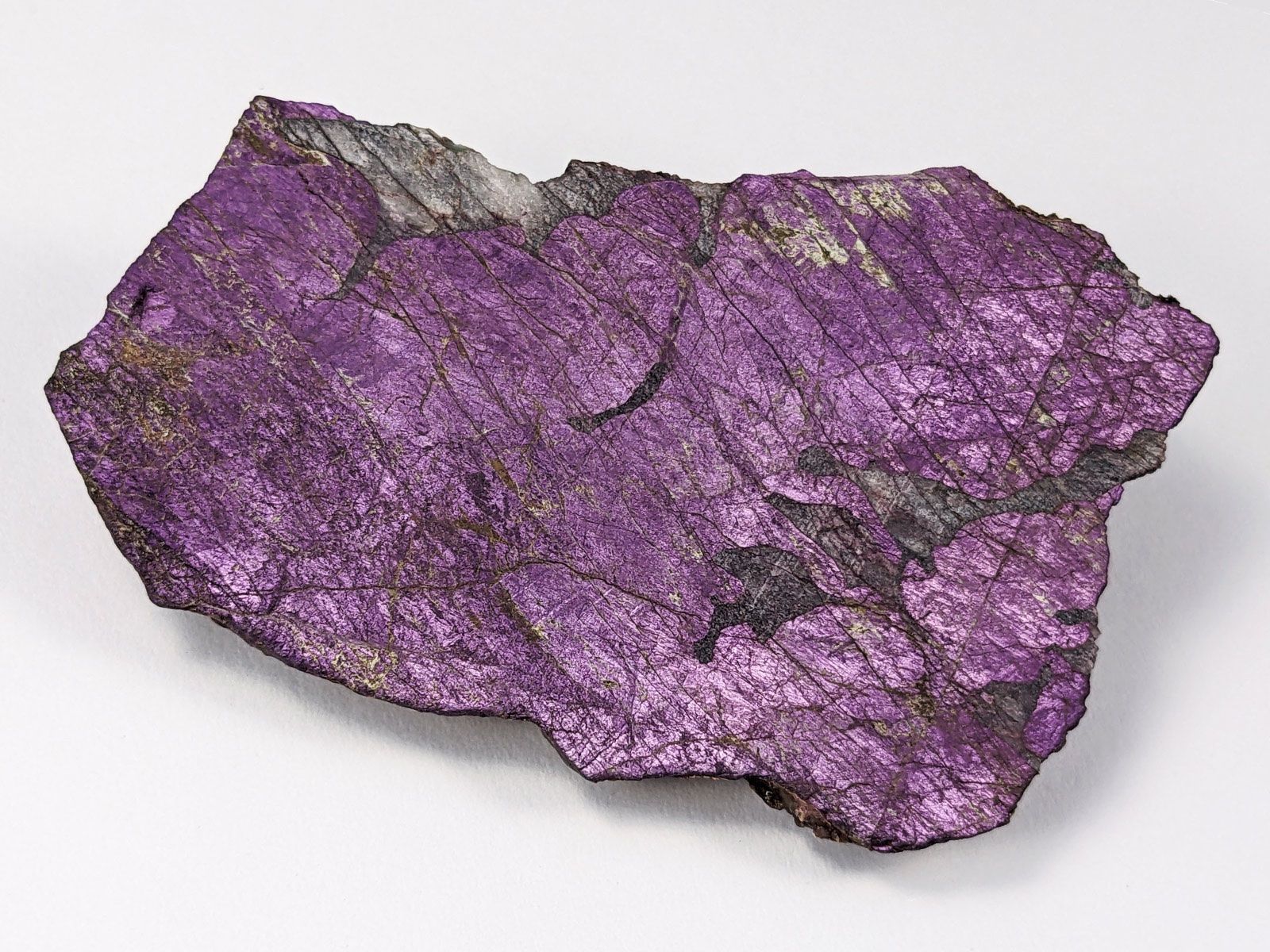 Minerali & Pietre curative: Purpurit Slab roh 7cm, 40 Gramm – Nuovo e nell'imballaggio originale da Meilen venduto da StoneGarden
