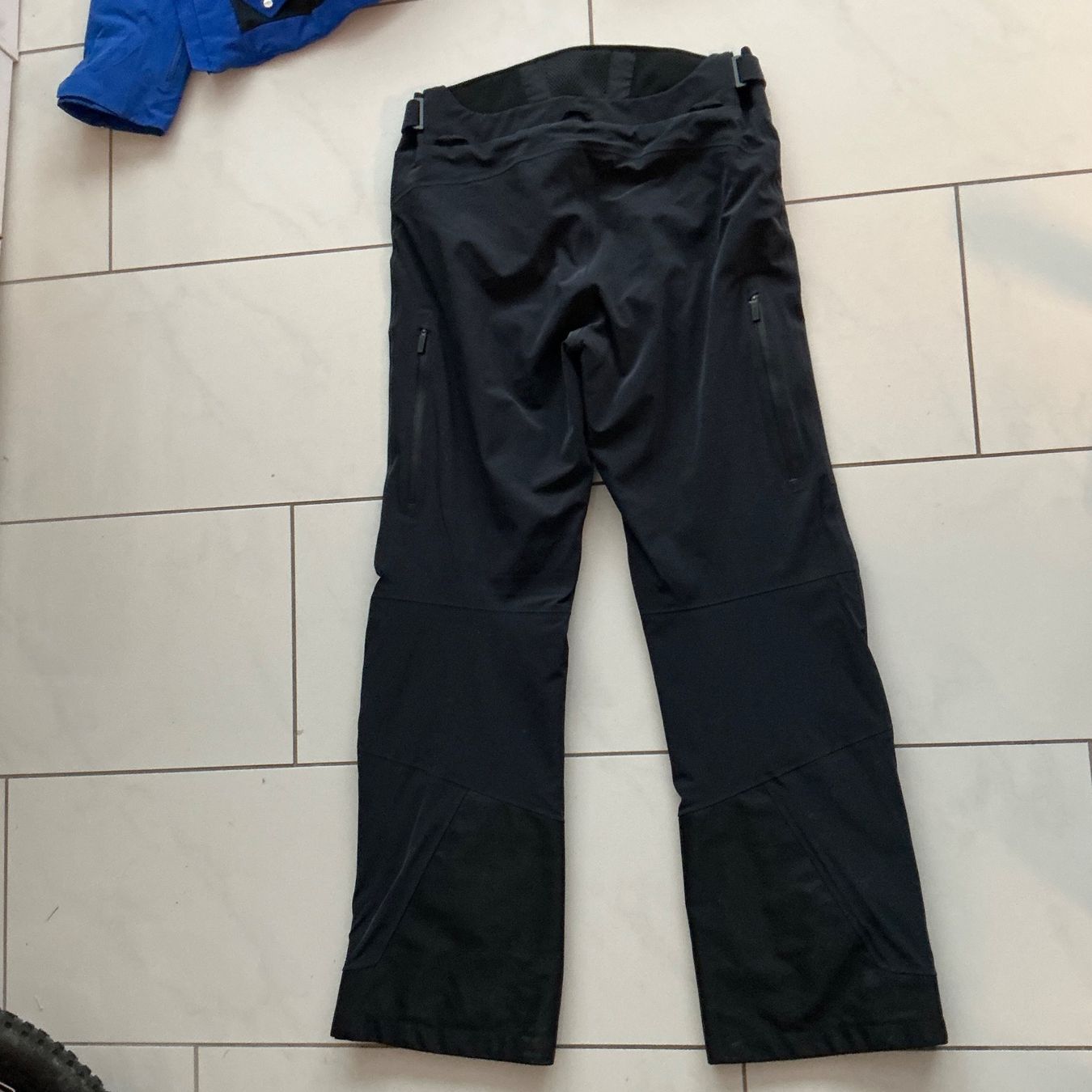 Kjus Costumes, combinaisons de sport et fonctionnelles: Skianzug Kjus – D'occasion à Biel-Benken BL par Sahra1 8
