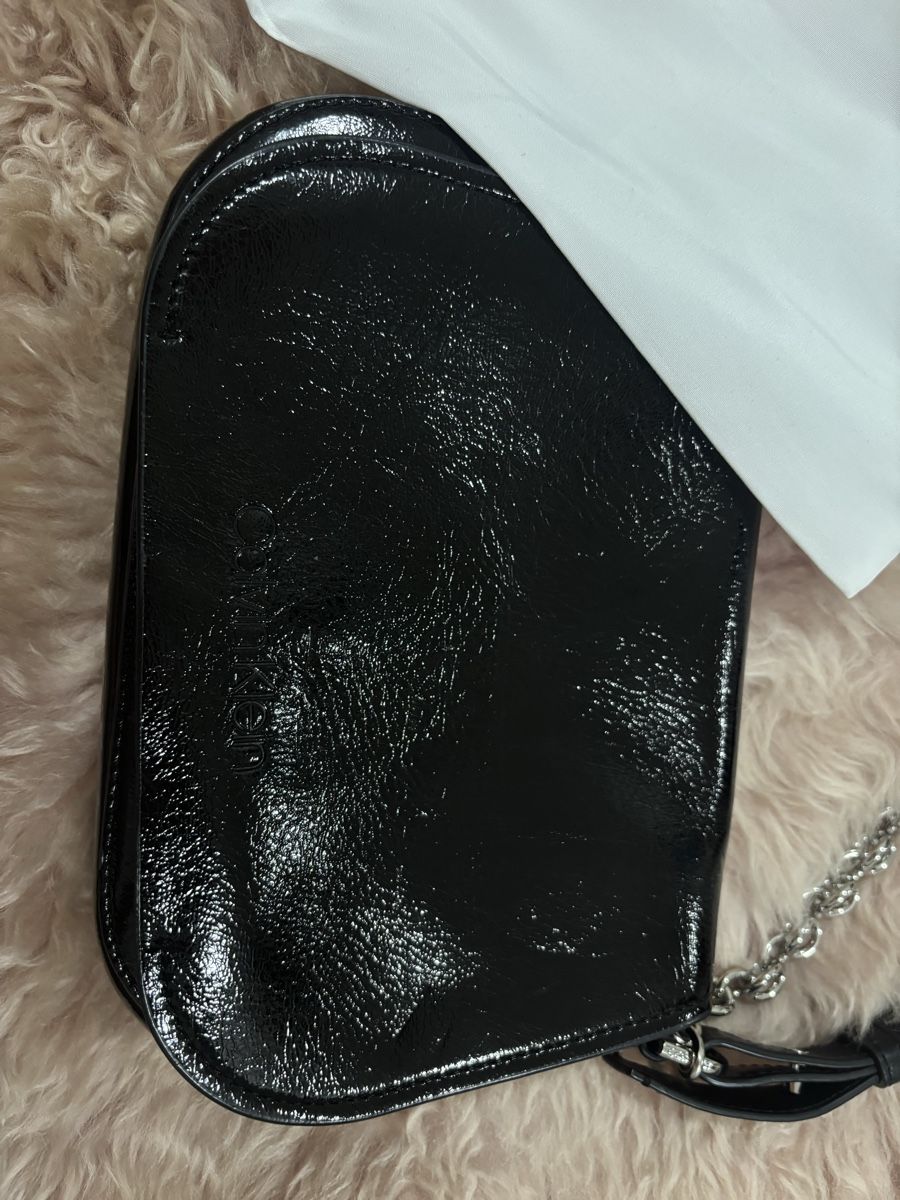 Calvin Klein Borse da donna: Calvin Klein Tasche Lackleder Schwarz mit Staubbeutel – Usato da Tann venduto da Dina.q 8