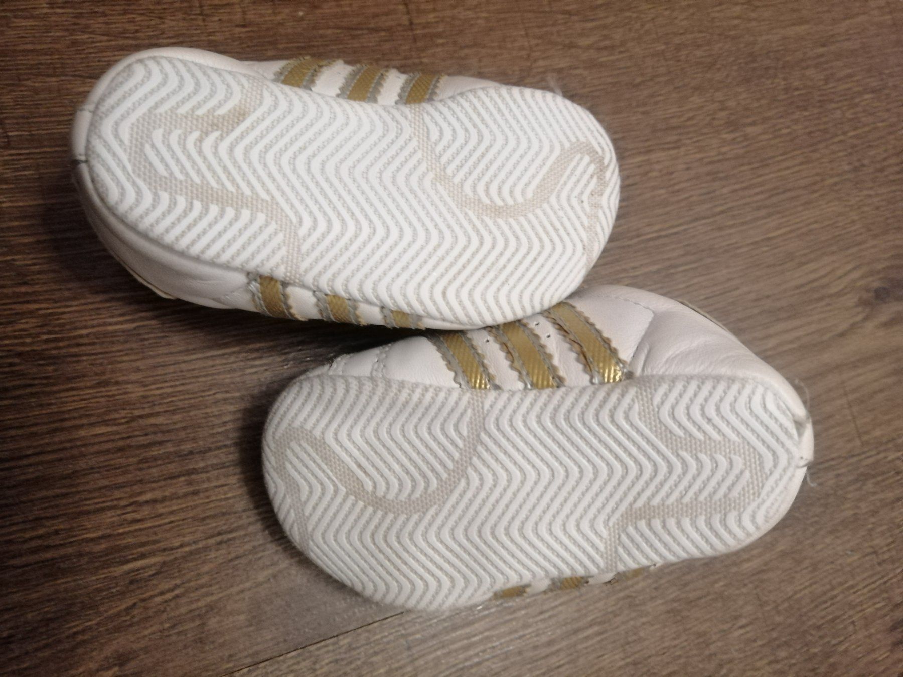 Adidas Scarpe per ragazzi: Krabbelschuhe Adidas, Gr. 18 – Usato da Hägendorf venduto da Madjid360 1
