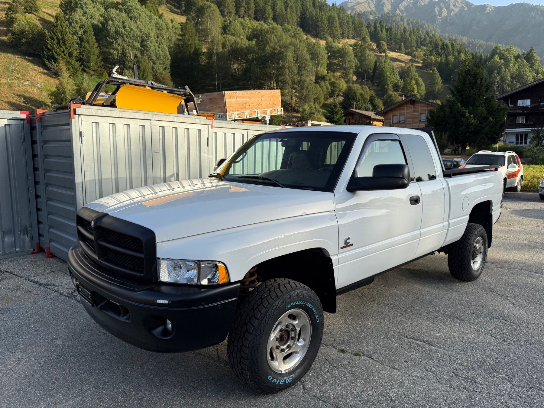Veicoli commerciali: Dodge Ram 2500 4x4 Cummins Druckluftbremse – Usato da Münster venduto da werage