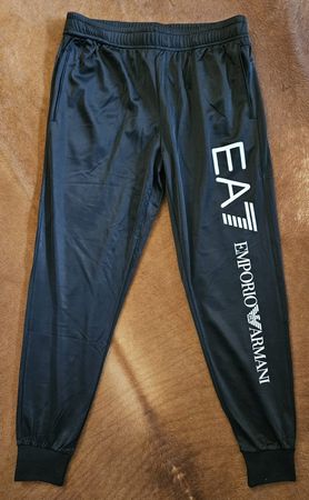EA7 Emporio Armani Trainerhose – XL – neu und unbenutzt