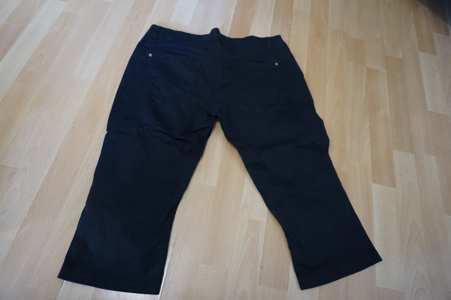 Jeans: Schwarze Sommerhose, Grösse 42, 3/4 lang – Gebraucht aus Zürich von einalemjena 5