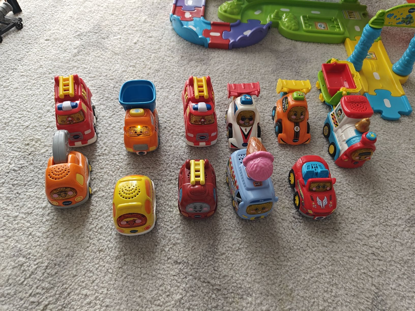Vtech Giocattoli: Baby-Flizzer Bahn inkl. Autos – Usato da Sins venduto da MIR_bmg9 1
