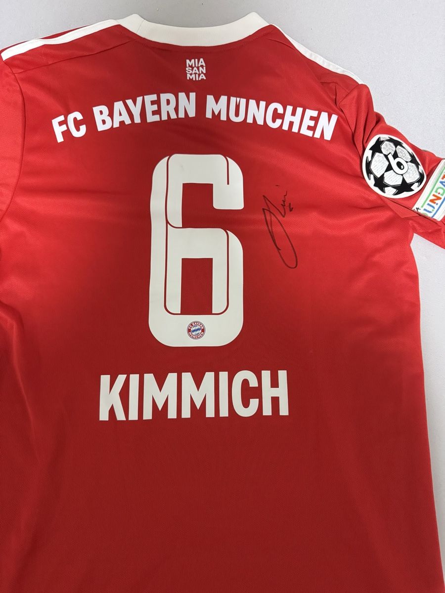 Adidas Leibchen & Hosen: Unterschriebenes Kimmich Trikot – Neu und originalverpackt aus Bachenbülach von nafpaktos