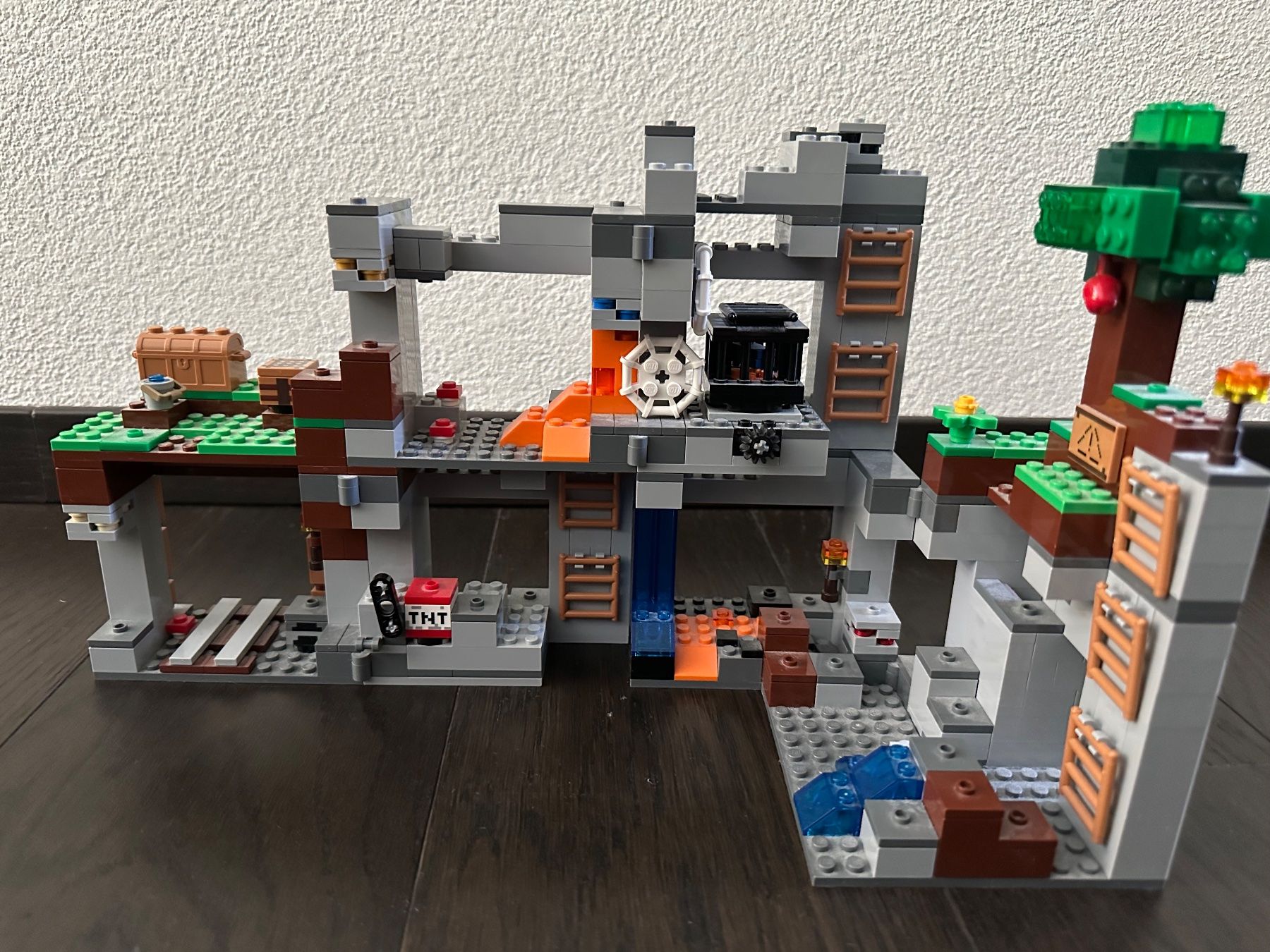 Lego Kit di costruzioni: LEGO Minecraft 21147 The Bedrock Adventures – Usato da Pianezzo venduto da fil_fv5l 2