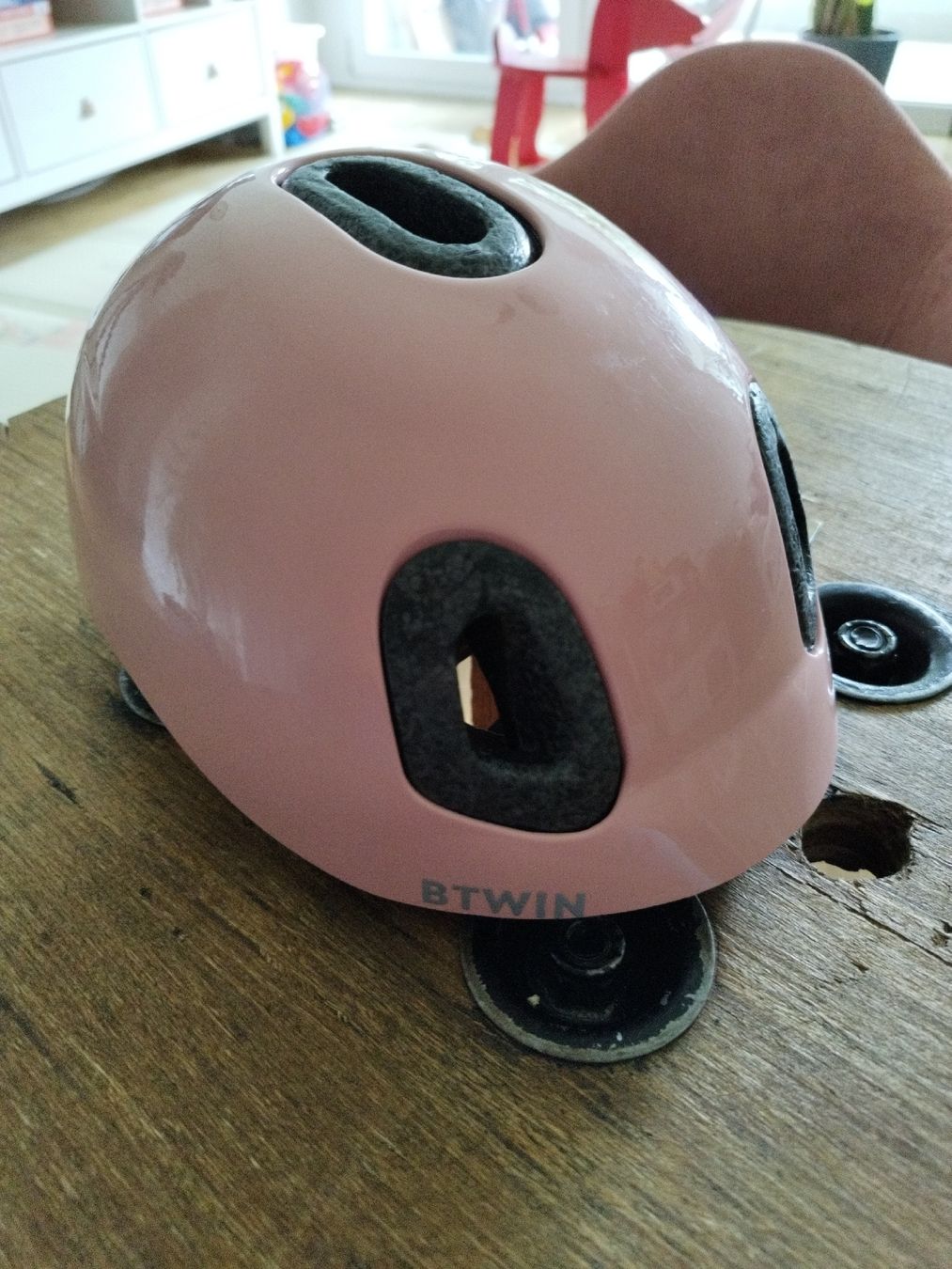 Decathlon Caschi: Casque bébé vélo – Nuovo (secondo la descrizione) da Biel/Bienne venduto da jer_rr97