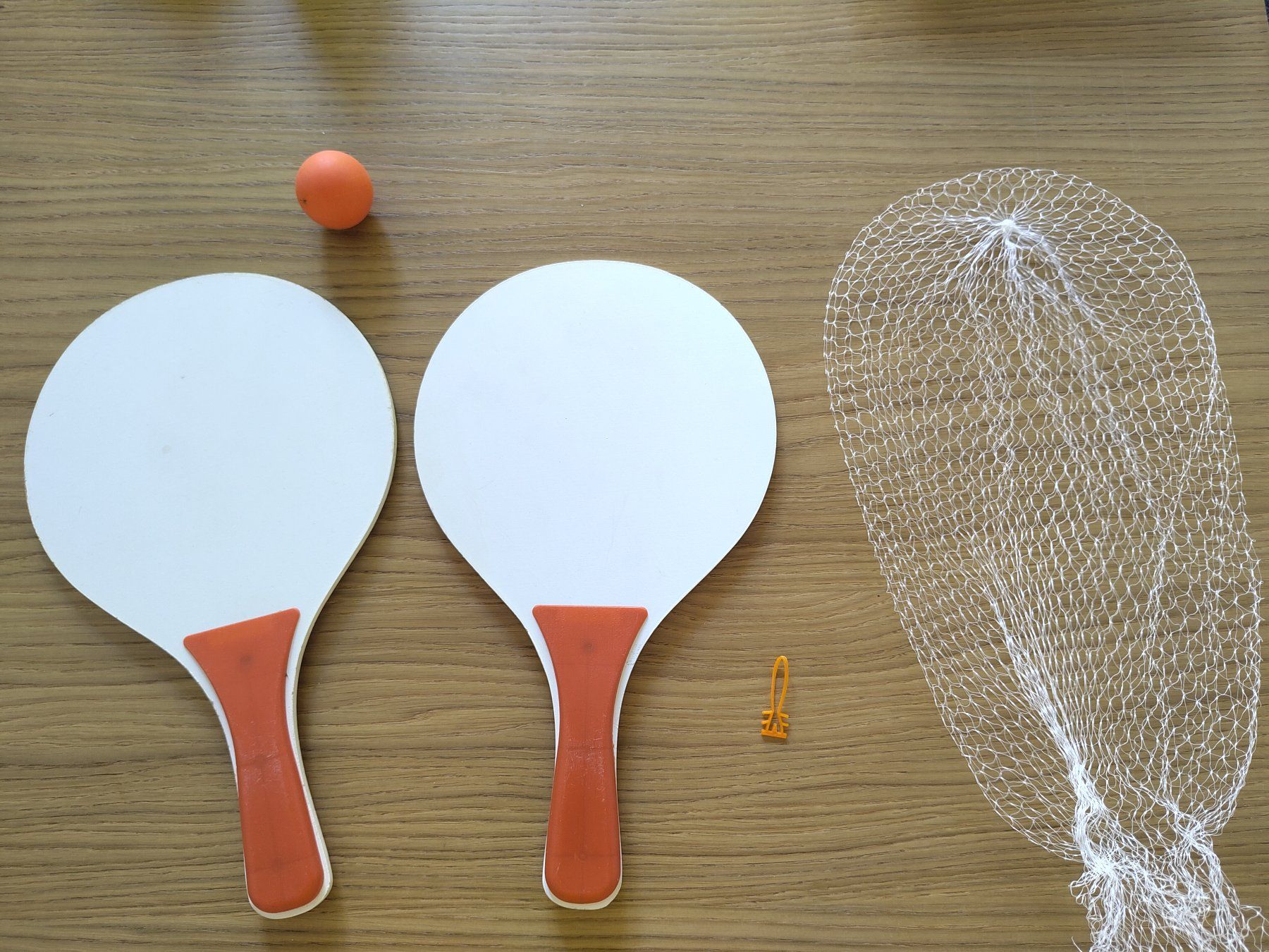 Giochi: Original Holz Racket Set Beachball / Tennis – Usato da Liebefeld venduto da sam_7vm2 1