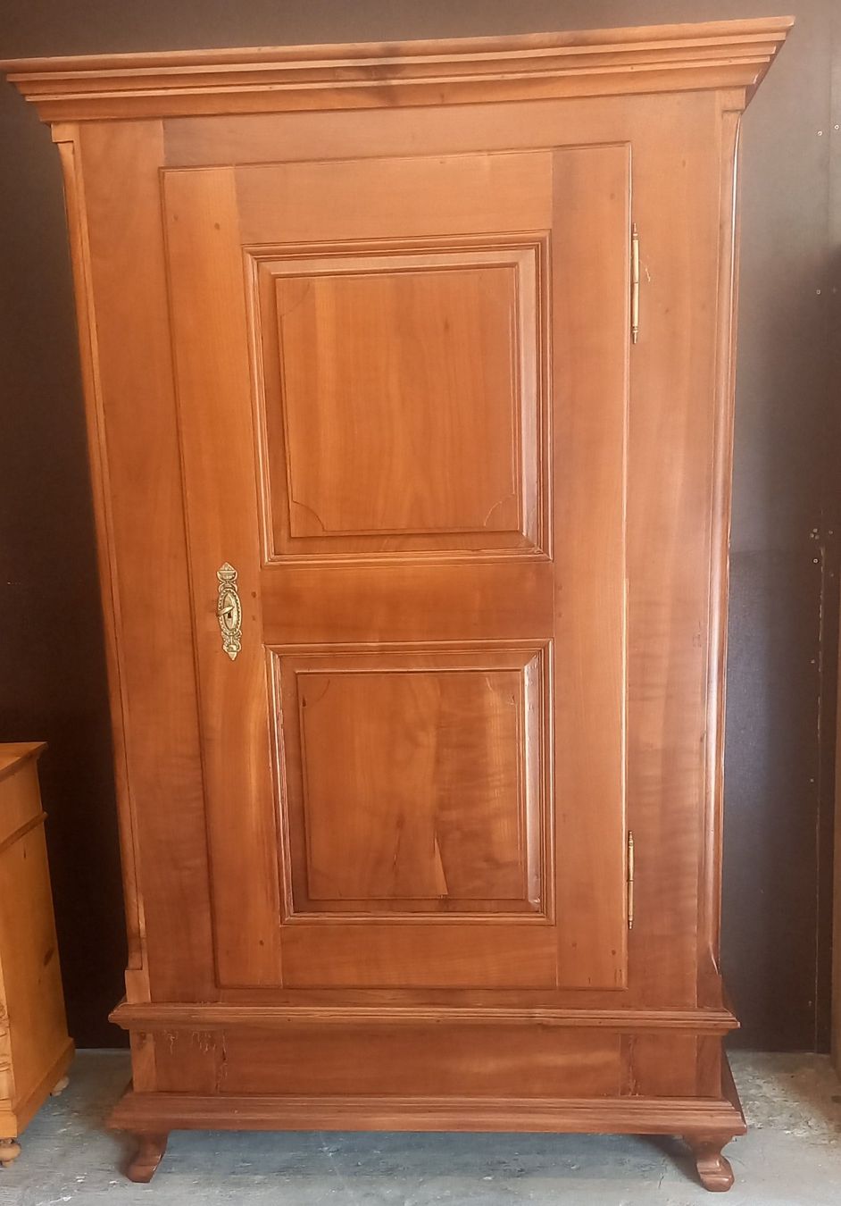 Armadi: Schrank Biedermeier 1830 – Usato da Wöschnau venduto da Neuchel