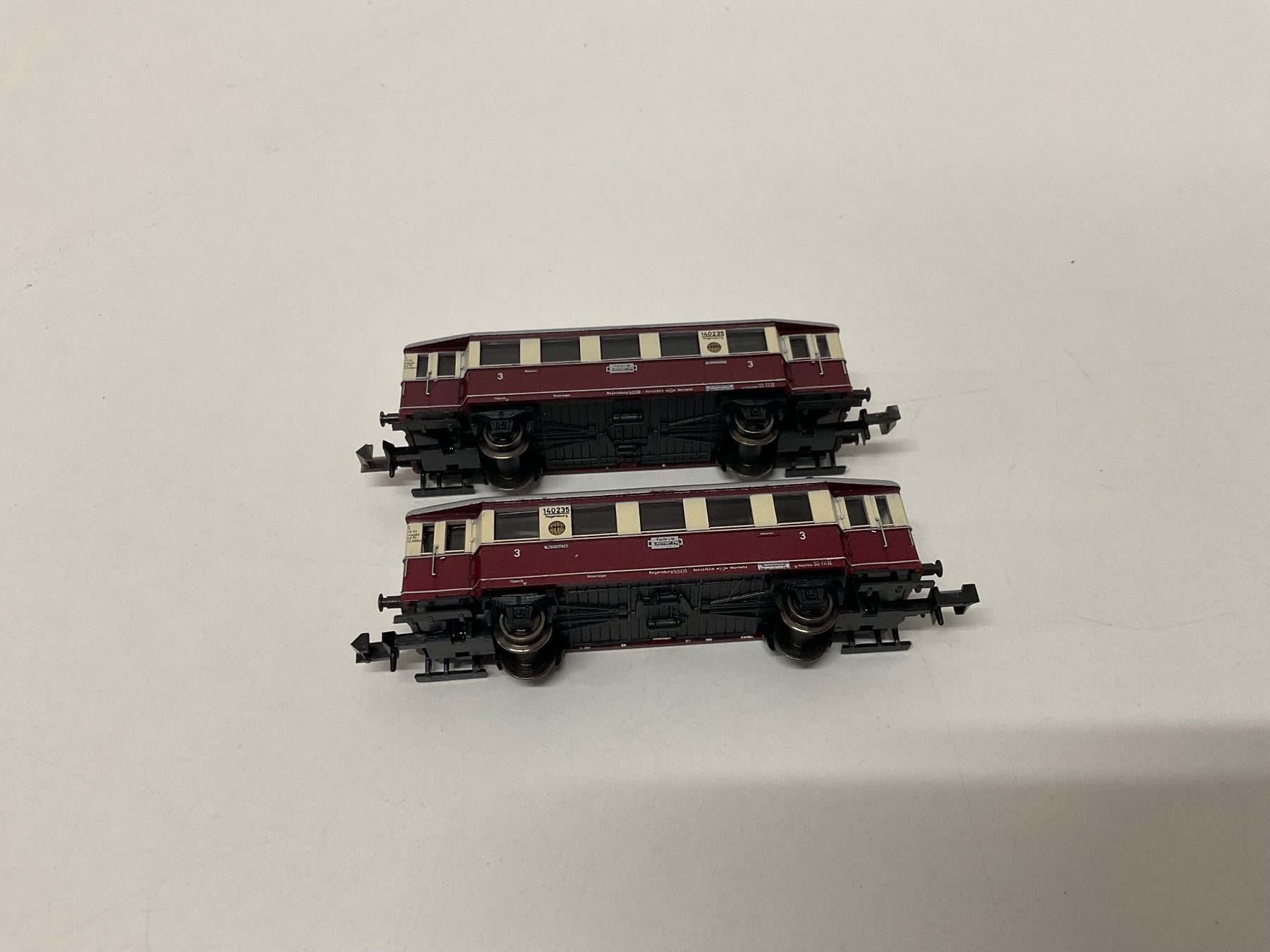 Arnold Modellini di ferrovie: Arnold oder Minitrix , zwei DR Wagen, Bespielt ohne Verp. – Usato da Chur venduto da Chur75 5