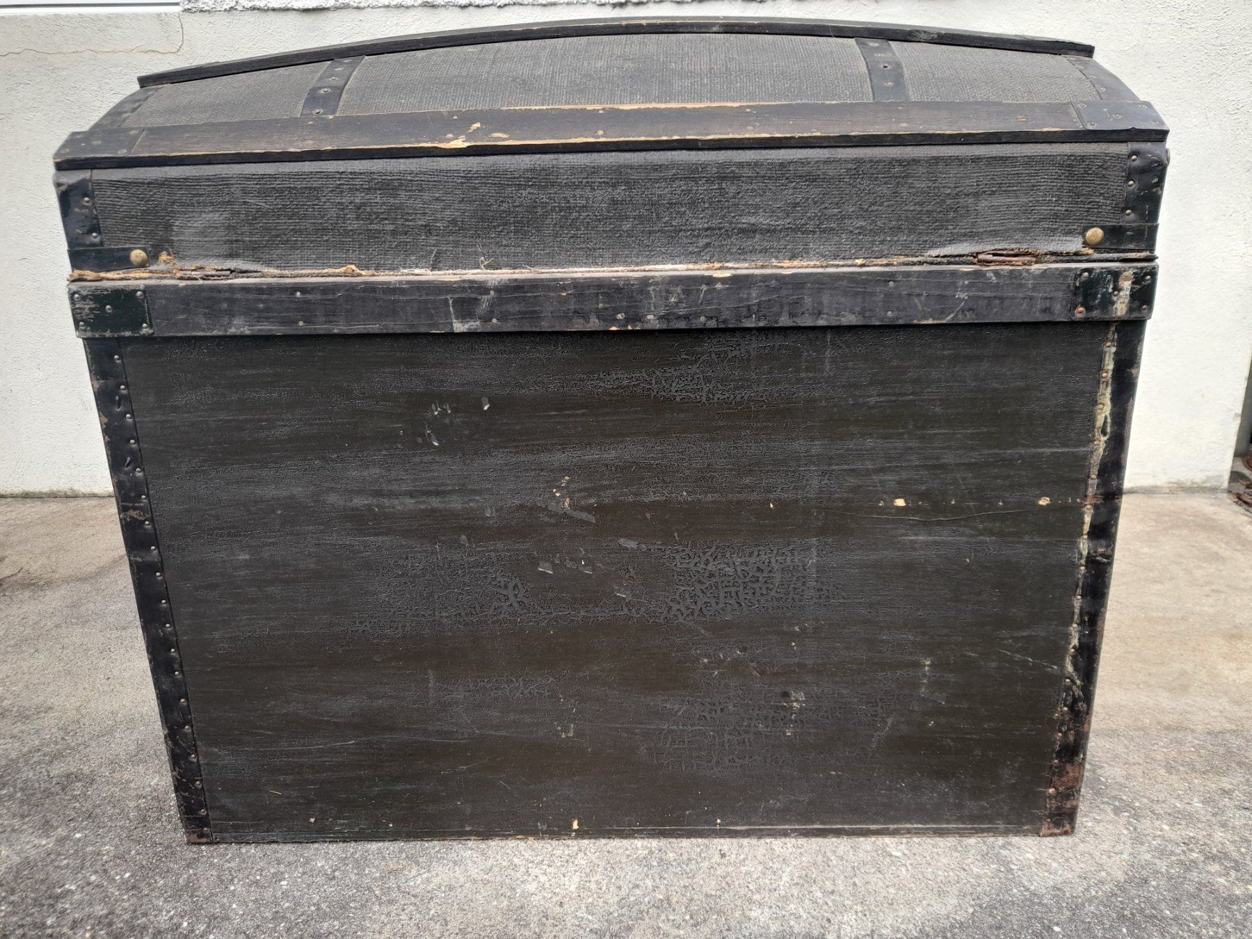 Truhen: Ancienne Malle Bombée - Années 1900-1920 – Gebraucht aus Tramelan von lolopat 1