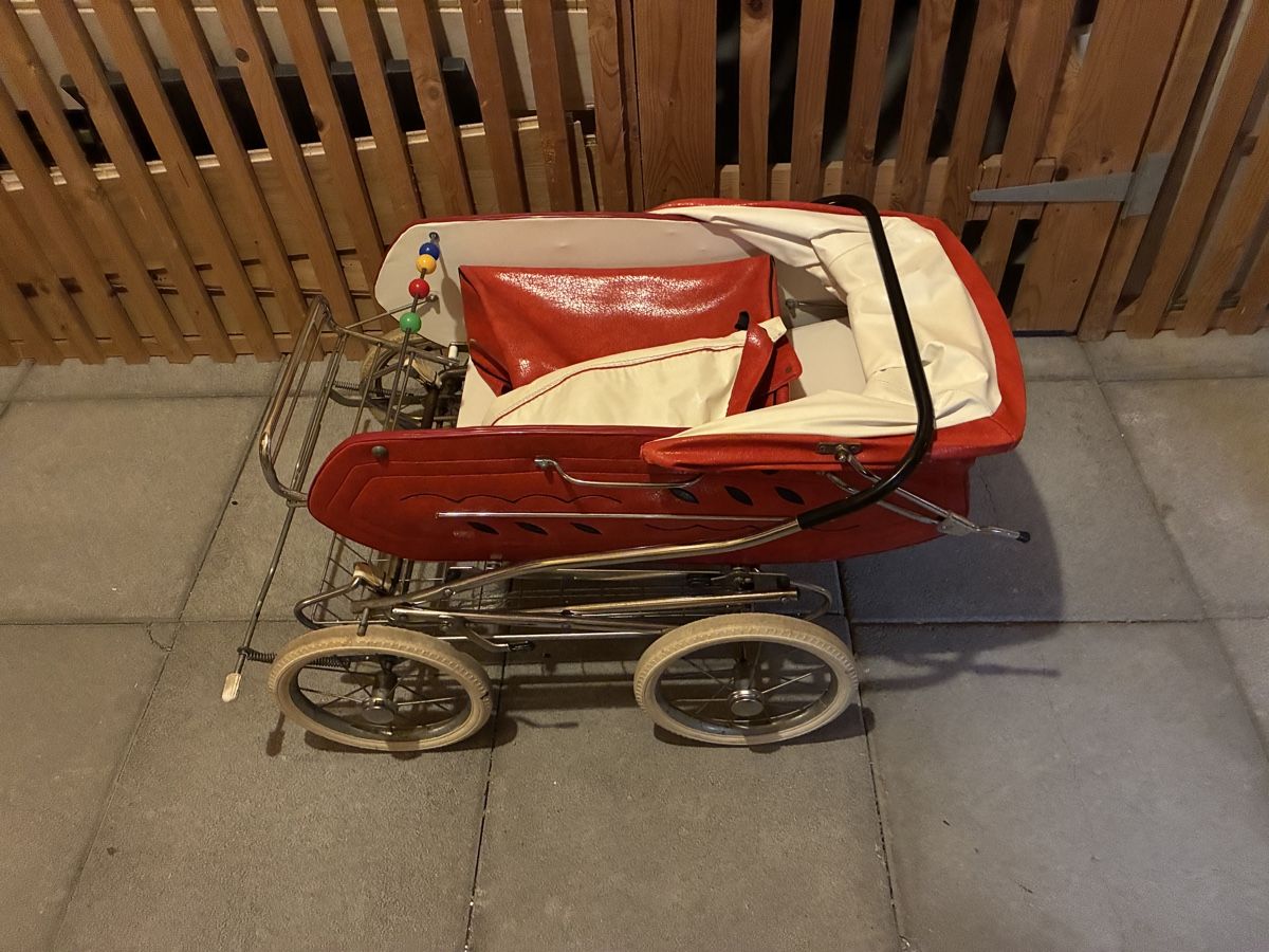 Carrozzine: Kinderwagen Rot Vintage  – Usato da Russikon venduto da Sirin93 3
