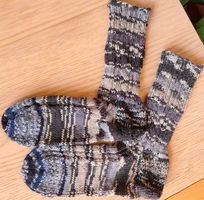 Gestrickte warme Herrensocken  NEU  Grösse 42/43