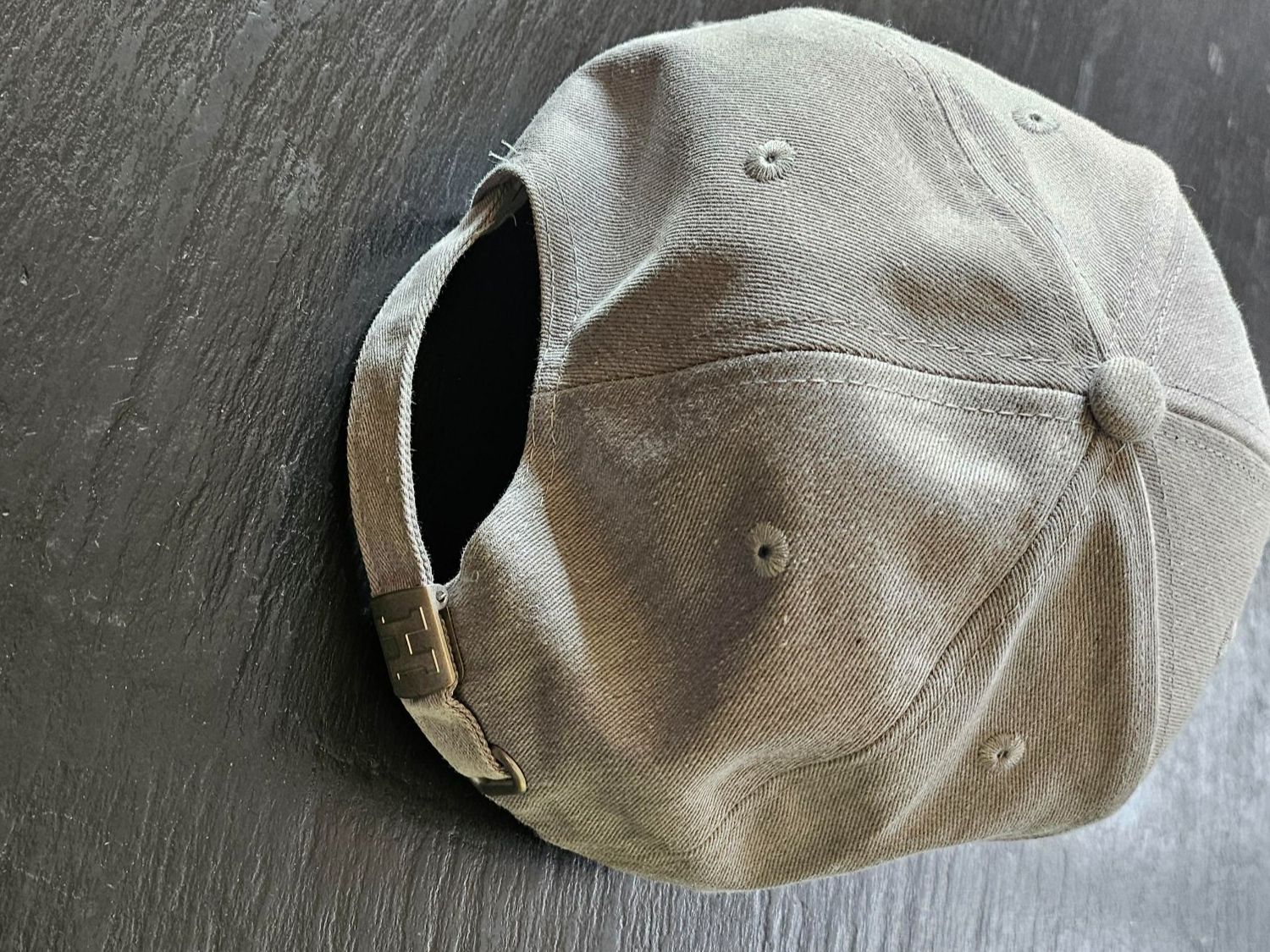 Altro in  Abbigliamento & Accessori: Baseball Cap, Grau, mit grossen H – Nuovo (secondo la descrizione) da Weisslingen venduto da holz-spielen.ch 1