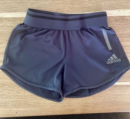 Adidas Spirtshorts - Gr. 5-6 Jahre