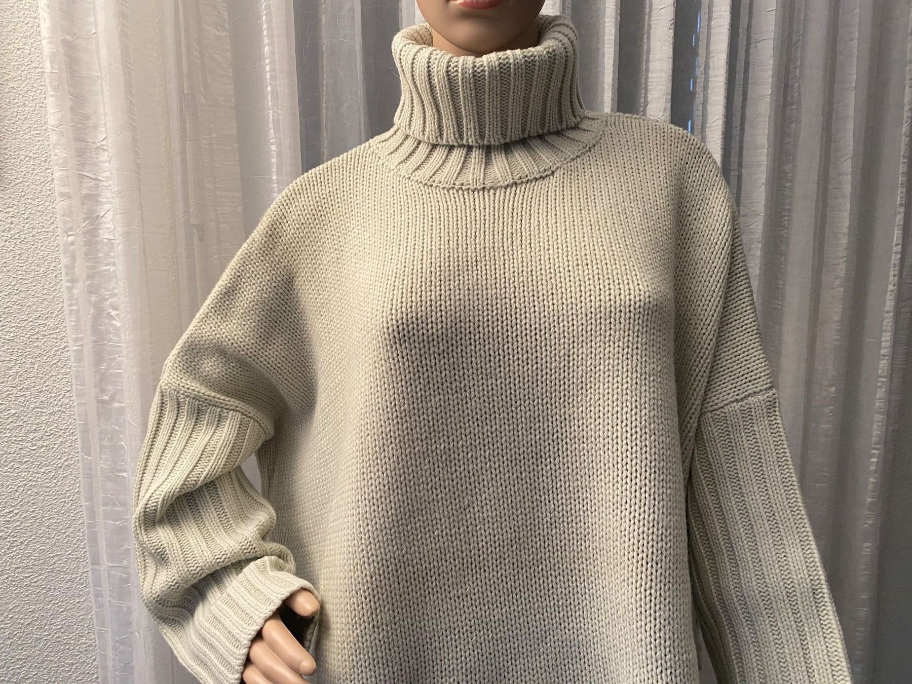 Maglioni & Felpe: perfekter Auftritt mit diesem Poncho-Pullover, 42/44 – Nuovo e nell'imballaggio originale da Winkel venduto da ferrari2022 6