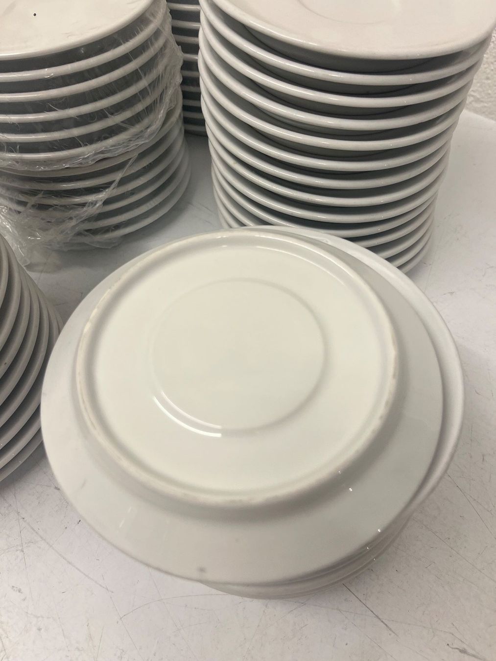 Teller: 165 Unterteller Durchmesser 14 cm - 132 Neu verpackt – Gebraucht aus Zürich von Hackl 1