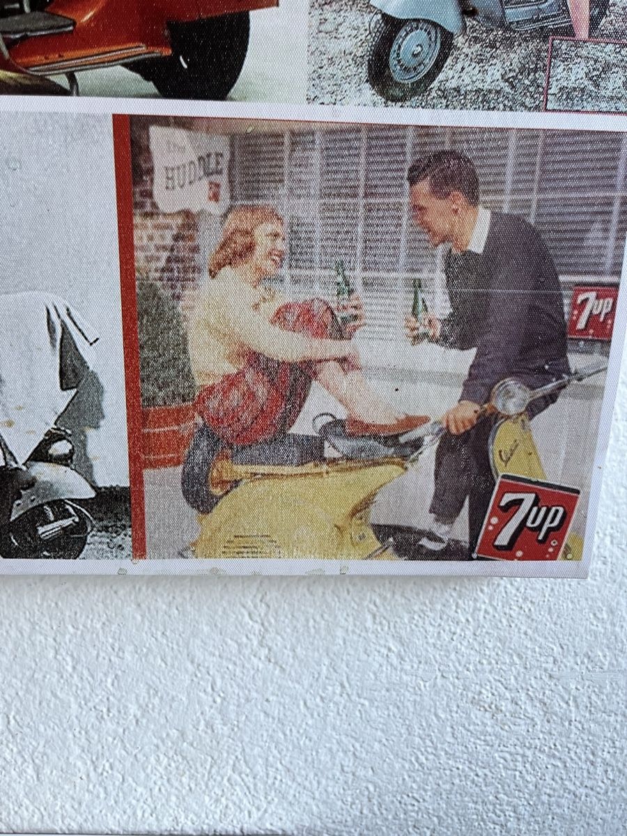 Foto & Immagini: Vespa Bild, 99 cm x 99 cm – Usato da Zürich venduto da jmg_8005 1