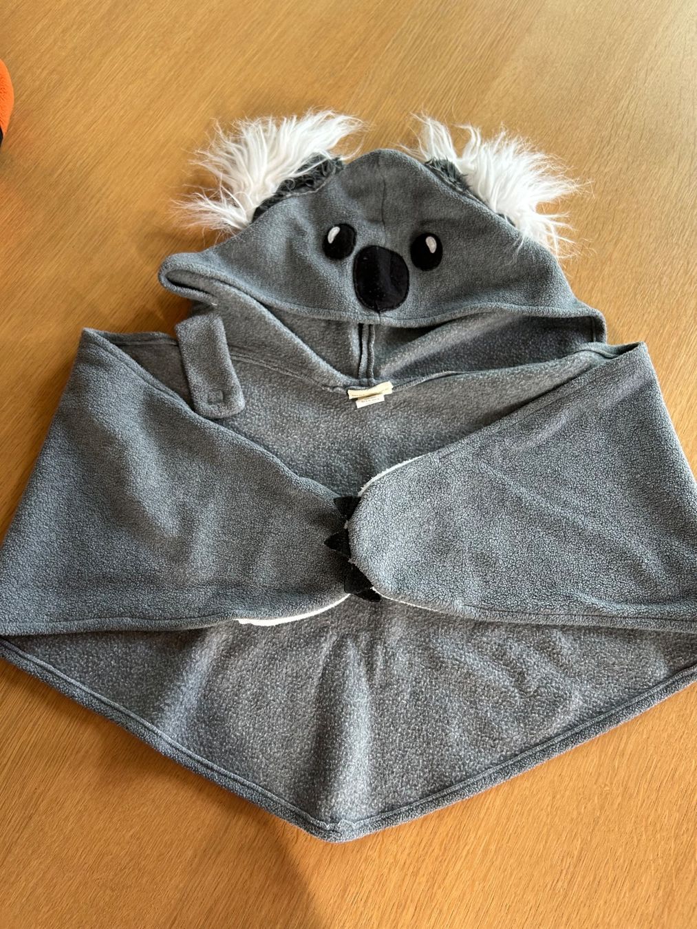 Altro in  Abbigliamento & Accessori: cape koala – Usato da Delémont venduto da nounvince