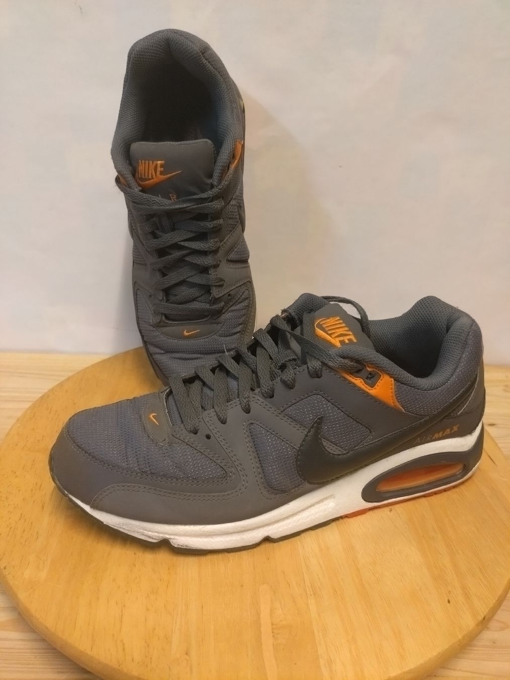 Nike Scarpe da uomo:  Nike Air Max Command gris orange T46 – Usato da Farvagny-le-Grand venduto da LaCaverne