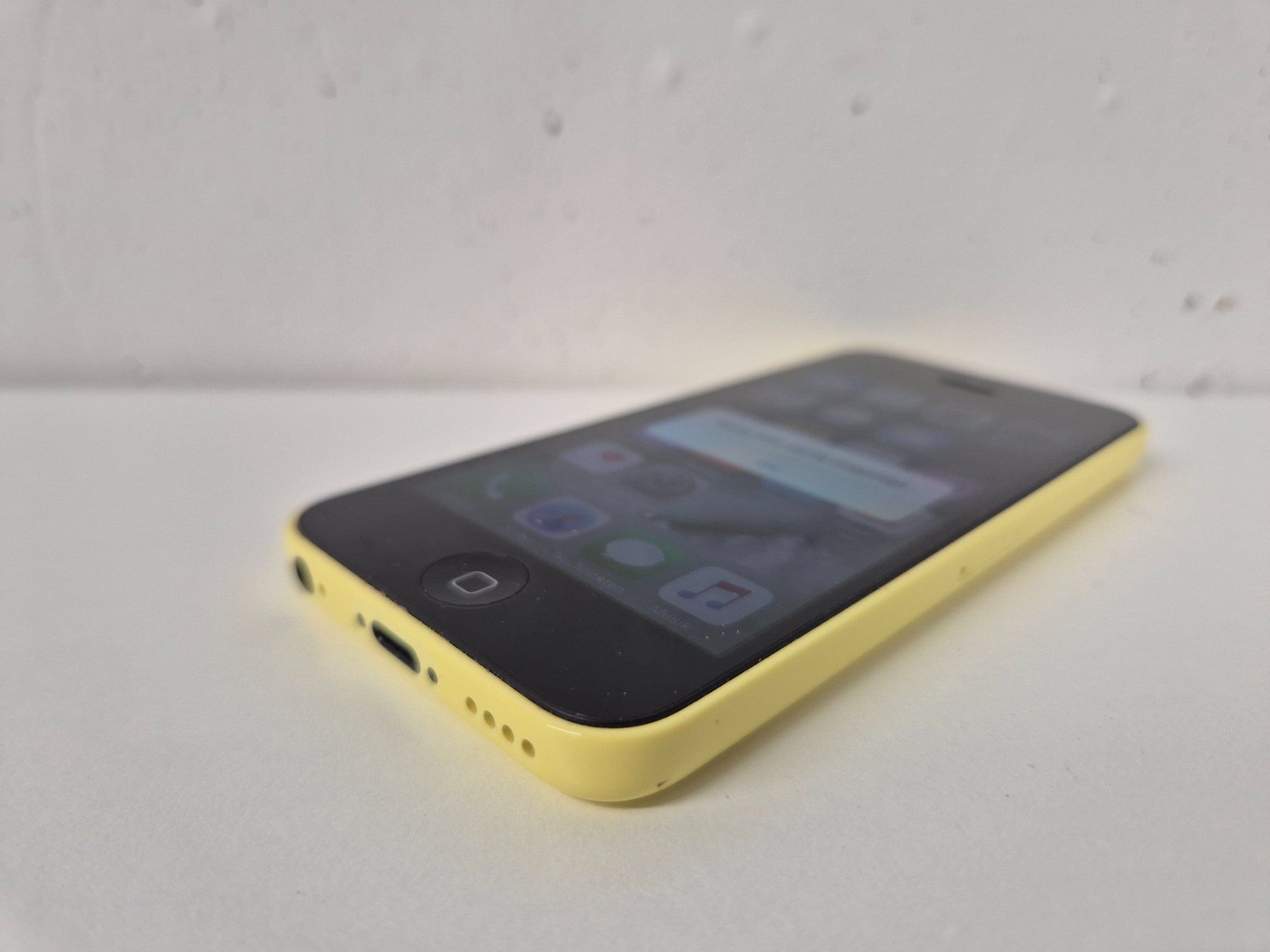 Apple Handys / Smartphones: iPhone 5c gelb mit iOS 10.3.3 – Gebraucht aus Sitterdorf von Lenggi7 2